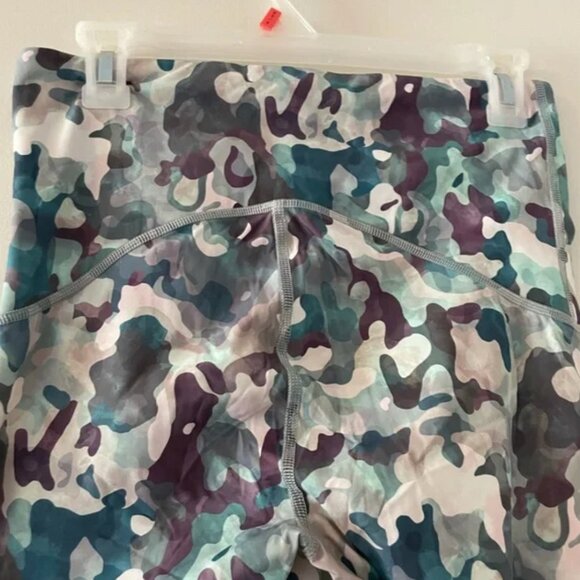 SPANX Booty Boost® Active Printed 7/8 Leggings M Painted Blue Camo Activewear - Picture 9 of 11